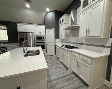 2104 Hubbard Park Lane - Photo Thumbnail 6