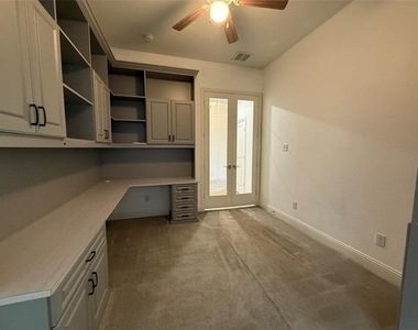 2104 Hubbard Park Lane - Photo Thumbnail 19