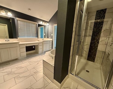 2104 Hubbard Park Lane - Photo Thumbnail 13