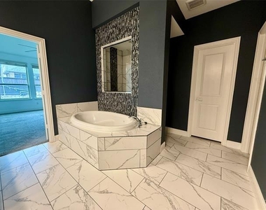 2104 Hubbard Park Lane - Photo Thumbnail 11