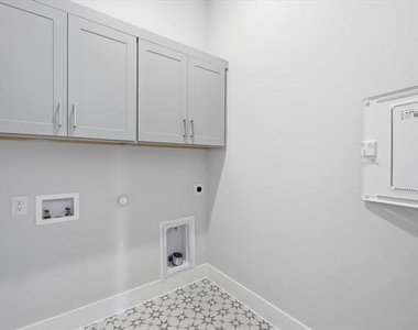 7243 Farley Street - Photo Thumbnail 15