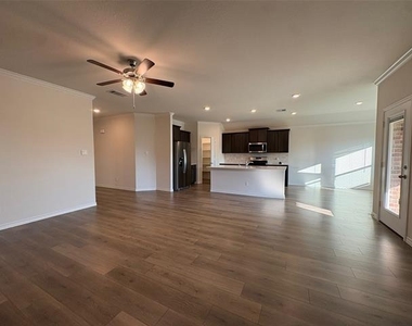 610 Union Drive - Photo Thumbnail 3