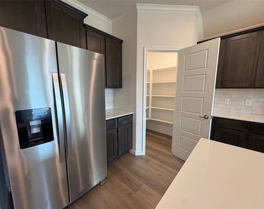 610 Union Drive - Photo Thumbnail 9
