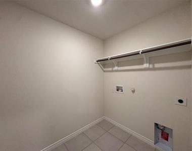 610 Union Drive - Photo Thumbnail 31