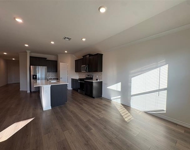 610 Union Drive - Photo Thumbnail 15