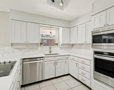 3012 Pin Oak Lane - Photo Thumbnail 3