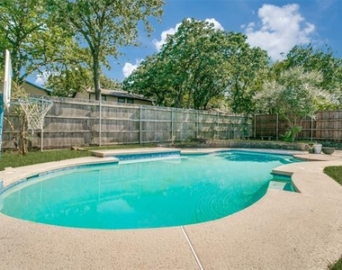3012 Pin Oak Lane - Photo Thumbnail 9