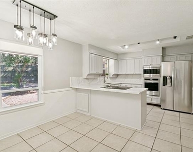 3012 Pin Oak Lane - Photo Thumbnail 2