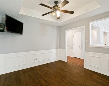 3012 Pin Oak Lane - Photo Thumbnail 4