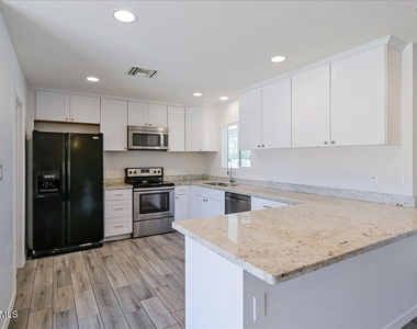 536 N Cheri Lynn Drive - Photo Thumbnail 9