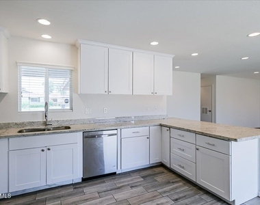 536 N Cheri Lynn Drive - Photo Thumbnail 10