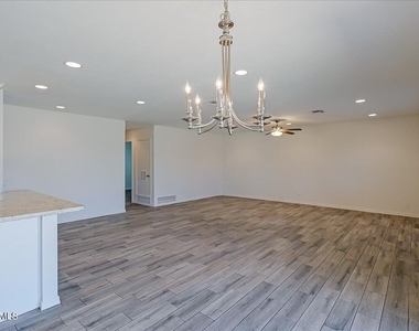536 N Cheri Lynn Drive - Photo Thumbnail 8
