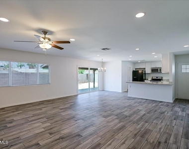 536 N Cheri Lynn Drive - Photo Thumbnail 6