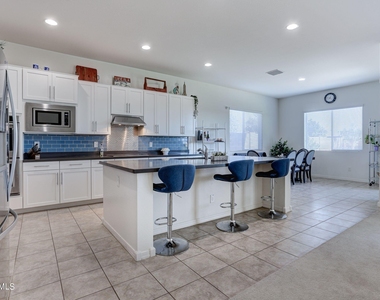 22533 N 93rd Drive - Photo Thumbnail 2