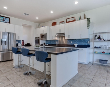 22533 N 93rd Drive - Photo Thumbnail 3