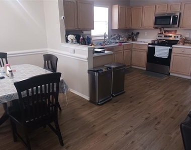 1509 Leeward Lane - Photo Thumbnail 2