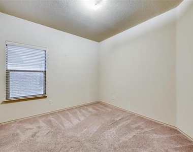 15825 Carlton Oaks Drive - Photo Thumbnail 16