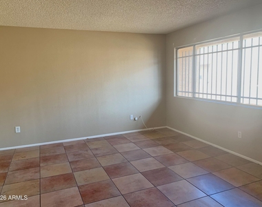 2804 N 43rd Avenue - Photo Thumbnail 4