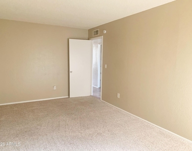 2804 N 43rd Avenue - Photo Thumbnail 8