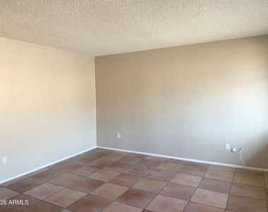 2804 N 43rd Avenue - Photo Thumbnail 6