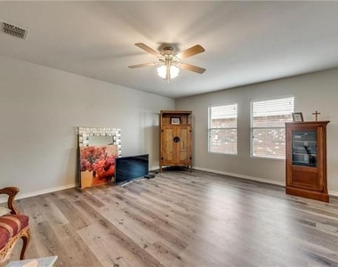 1210 Augustin Drive - Photo Thumbnail 5