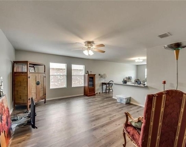 1210 Augustin Drive - Photo Thumbnail 4