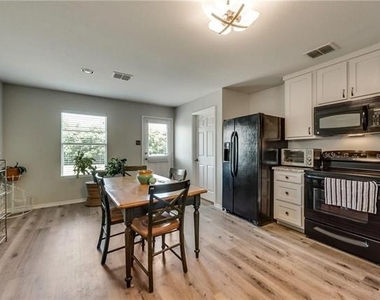 1210 Augustin Drive - Photo Thumbnail 8