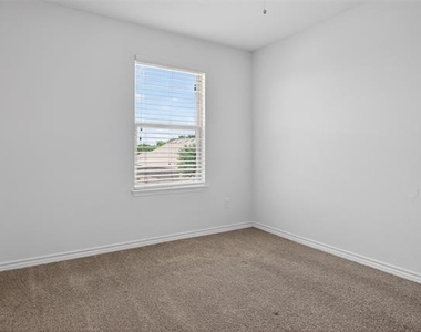 8728 Maple Ridge Trail - Photo Thumbnail 34