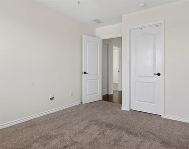 8728 Maple Ridge Trail - Photo Thumbnail 35