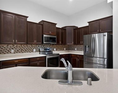 8728 Maple Ridge Trail - Photo Thumbnail 14