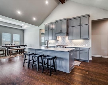 11112 Lacey Oak Ridge - Photo Thumbnail 11