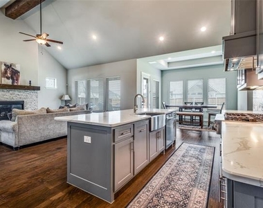 11112 Lacey Oak Ridge - Photo Thumbnail 12