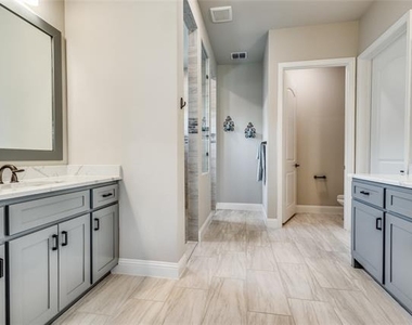 11112 Lacey Oak Ridge - Photo Thumbnail 20