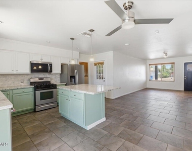 1433 E Windsor Avenue - Photo Thumbnail 7