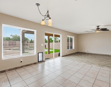 11319 W Madisen Ellise Drive - Photo Thumbnail 3