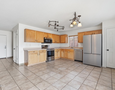 11319 W Madisen Ellise Drive - Photo Thumbnail 6