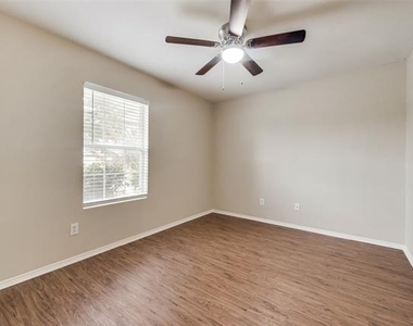 12617 Seagull Way - Photo Thumbnail 11