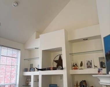 7521 England Drive - Photo Thumbnail 6