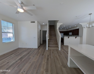 15240 N 142nd Avenue - Photo Thumbnail 5
