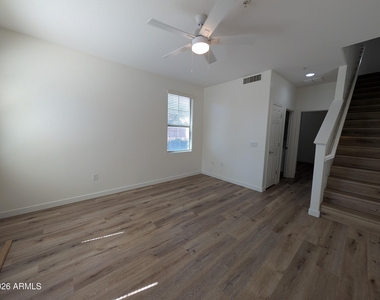 15240 N 142nd Avenue - Photo Thumbnail 7