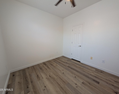 15240 N 142nd Avenue - Photo Thumbnail 15