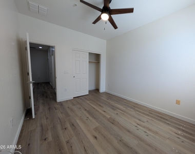 15240 N 142nd Avenue - Photo Thumbnail 24