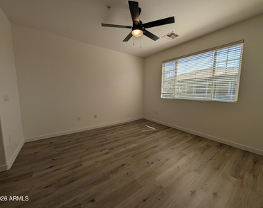 15240 N 142nd Avenue - Photo Thumbnail 22