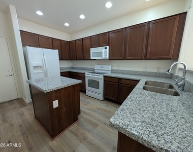 15240 N 142nd Avenue - Photo Thumbnail 1
