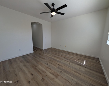 15240 N 142nd Avenue - Photo Thumbnail 19