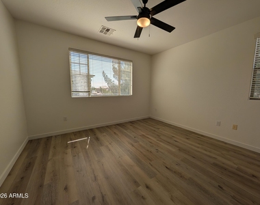 15240 N 142nd Avenue - Photo Thumbnail 21
