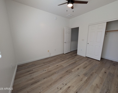 15240 N 142nd Avenue - Photo Thumbnail 25