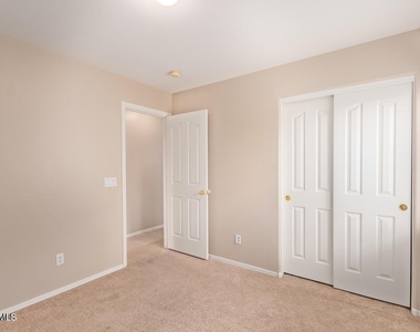 3570 S Moccasin Trail - Photo Thumbnail 21
