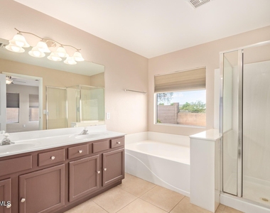 3570 S Moccasin Trail - Photo Thumbnail 14