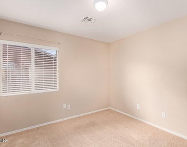 3570 S Moccasin Trail - Photo Thumbnail 20